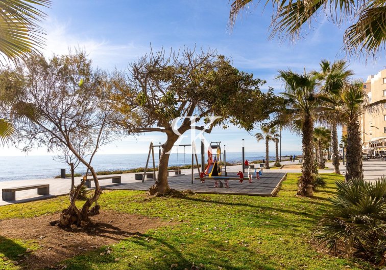 Revente - villa - Torrevieja - Aguas Nuevas