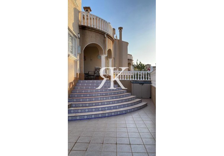 Revente - villa - Villamartin - Costa Blanca