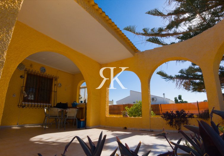 Herverkoop - villa - La Siesta - Costa Blanca