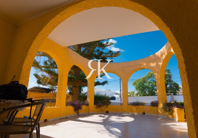 Herverkoop - villa - La Siesta - Costa Blanca