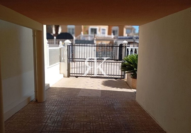 Revente - villa - Villamartin - Costa Blanca