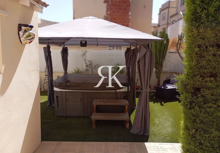 Revente - villa - Villamartin - Costa Blanca