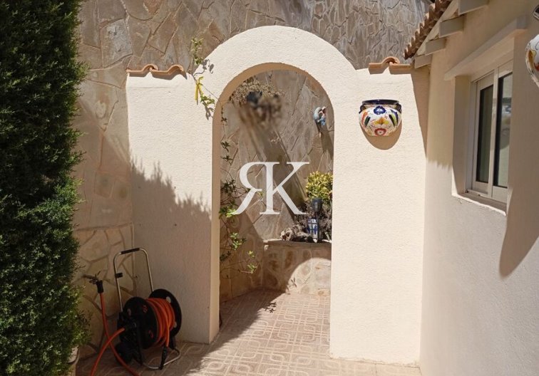 Revente - villa - Villamartin - Costa Blanca