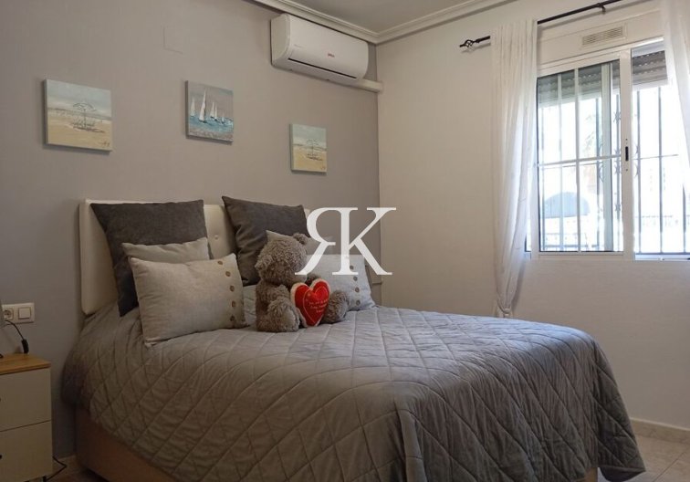 Revente - villa - Villamartin - Costa Blanca