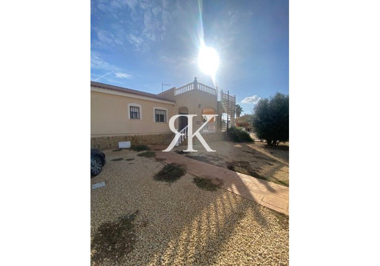 Resale - villa - Catral - Costa Blanca
