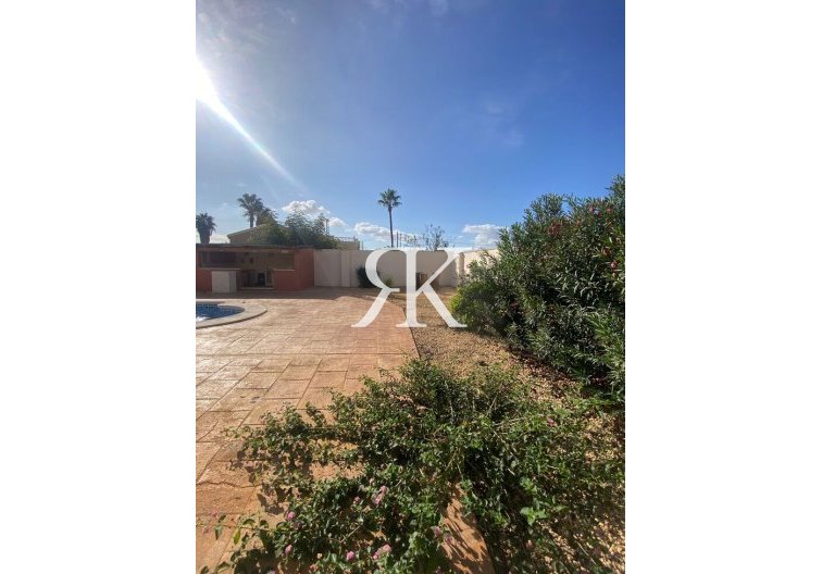 Resale - villa - Catral - Costa Blanca