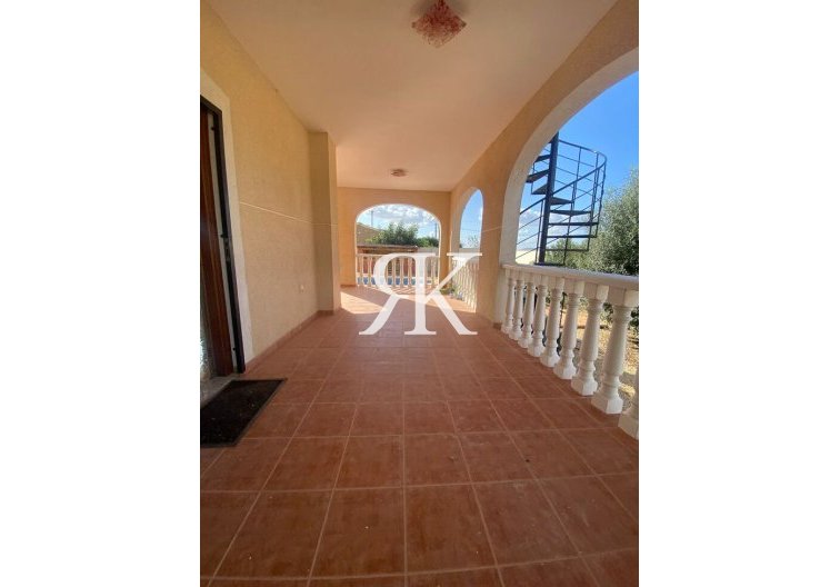 Resale - villa - Catral - Costa Blanca