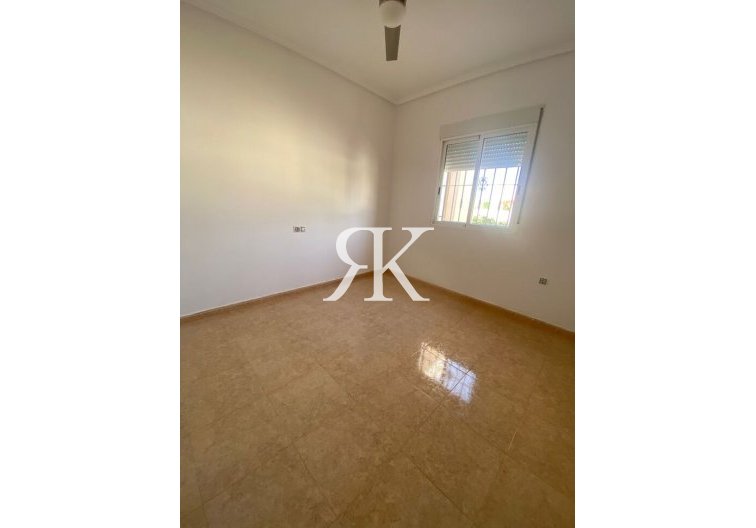 Resale - villa - Catral - Costa Blanca