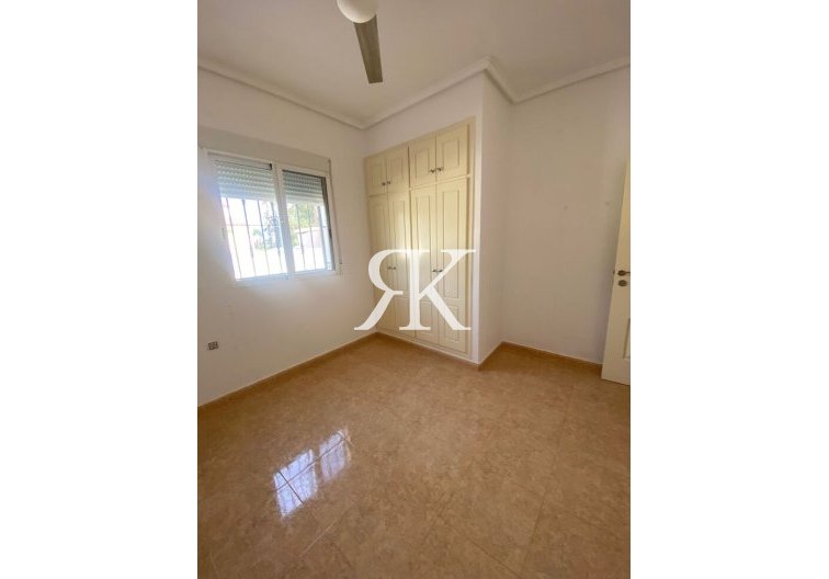 Resale - villa - Catral - Costa Blanca