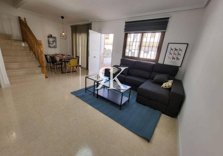 Segunda mano - town house - San Miguel de Salinas - Ciudad De Las Comunicaciones