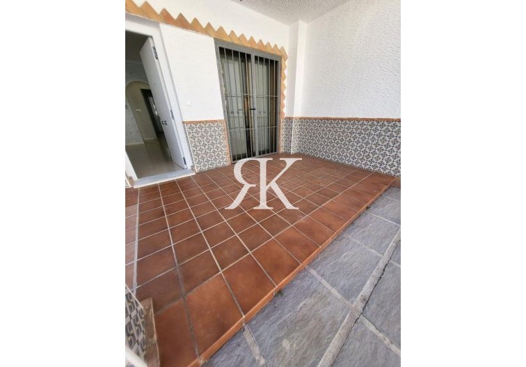 Segunda mano - town house - San Miguel de Salinas - Ciudad De Las Comunicaciones