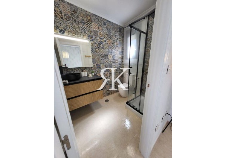 Segunda mano - town house - San Miguel de Salinas - Ciudad De Las Comunicaciones