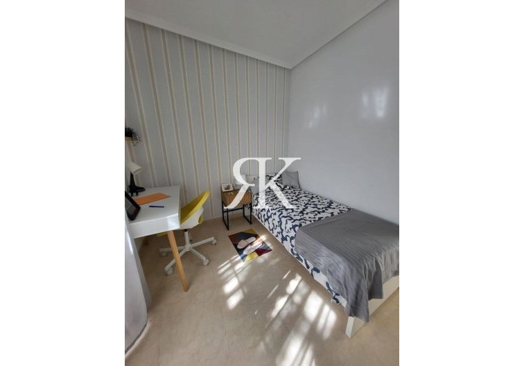 Segunda mano - town house - San Miguel de Salinas - Ciudad De Las Comunicaciones