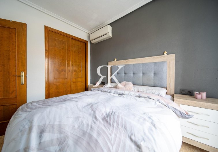 Resale - town house - Orihuela Costa - PAU 26