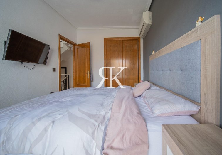 Resale - town house - Orihuela Costa - PAU 26