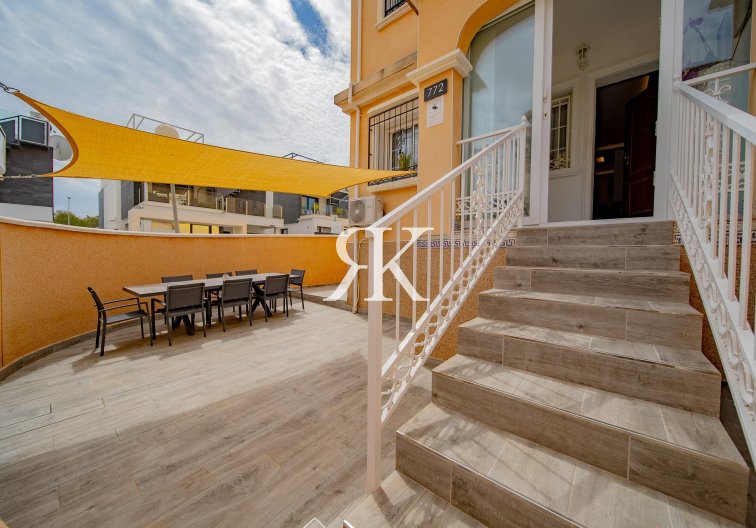 Resale - town house - Orihuela Costa - PAU 26