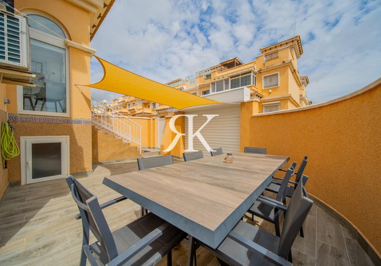 Resale - town house - Orihuela Costa - PAU 26