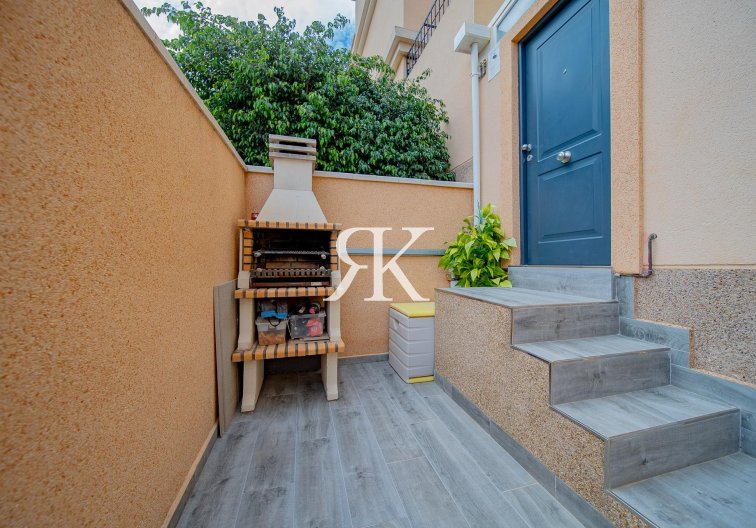 Resale - town house - Orihuela Costa - PAU 26