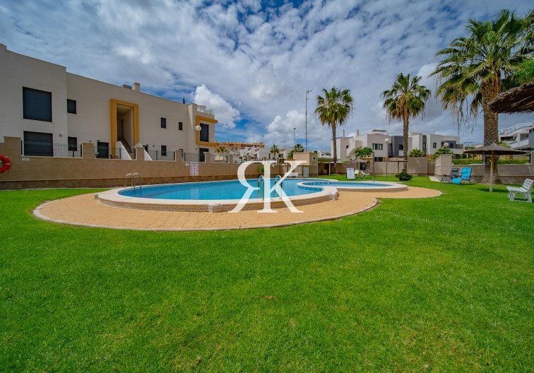 Resale - town house - Orihuela Costa - PAU 26