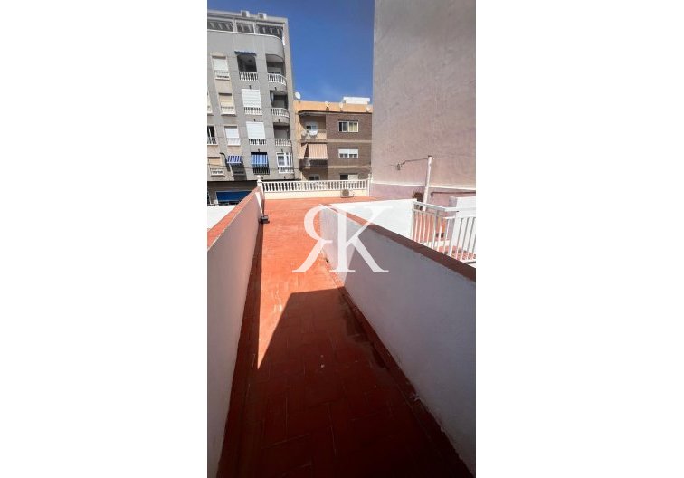 Wiederverkauf - town house - Torrevieja - Estacion De Autobuses