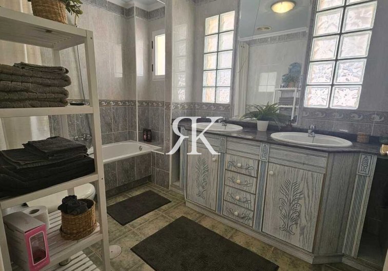 Resale - villa - Guardamar del Segura - Campomar