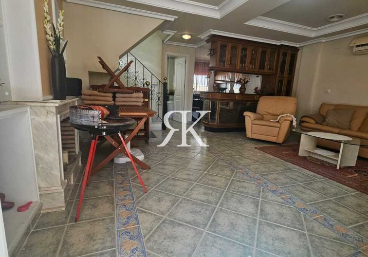 Resale - villa - Guardamar del Segura - Campomar