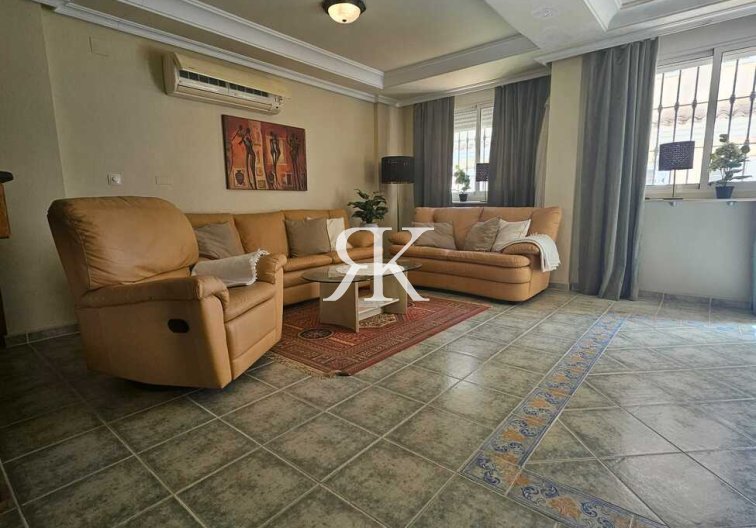 Resale - villa - Guardamar del Segura - Campomar