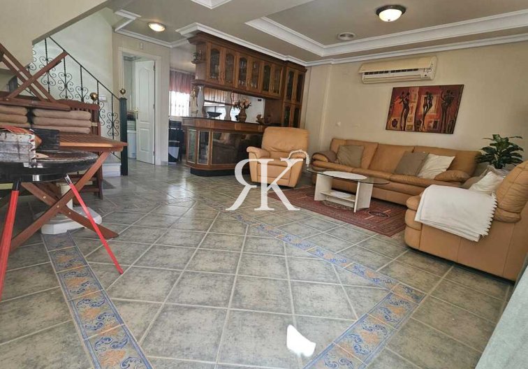 Resale - villa - Guardamar del Segura - Campomar