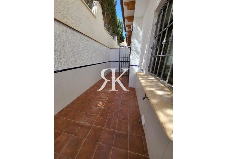 Resale - villa - San Miguel de Salinas - Cerro Del Sol