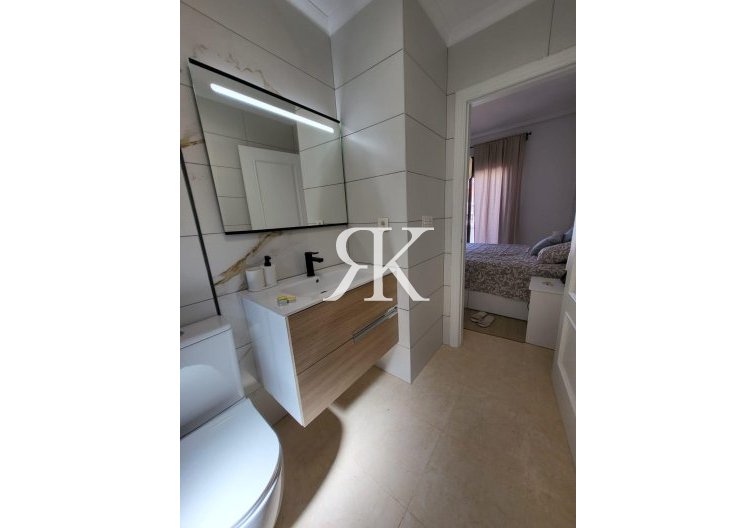 Resale - villa - San Miguel de Salinas - Cerro Del Sol