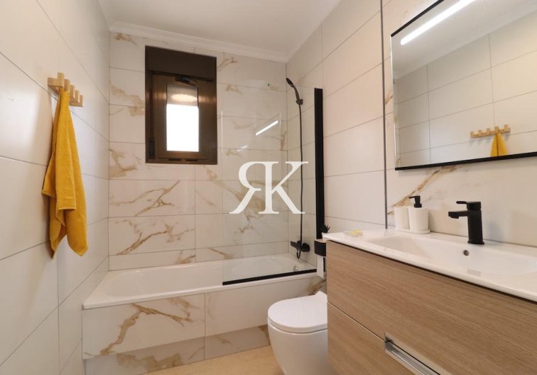 Revente - town house - San Miguel de Salinas - Inland