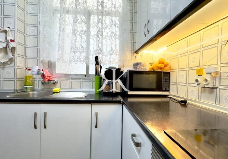 Segunda mano - Apartamento  - Torrevieja - Centro