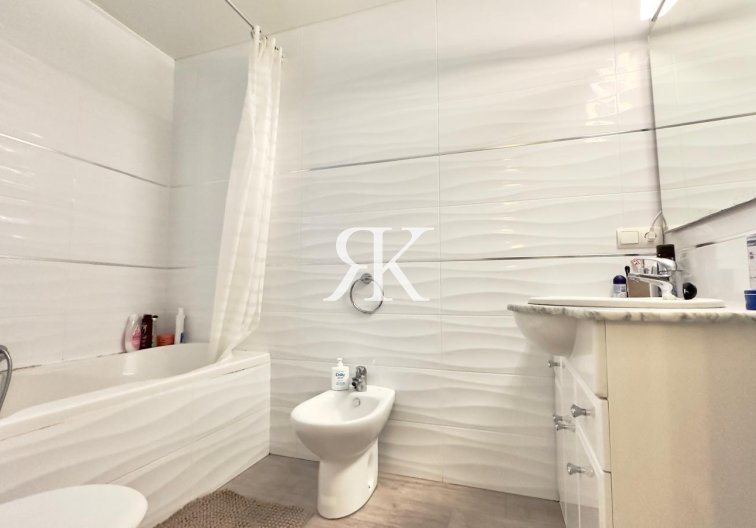 Segunda mano - Apartamento  - Torrevieja - Centro