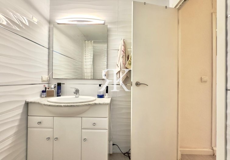 Segunda mano - Apartamento  - Torrevieja - Centro