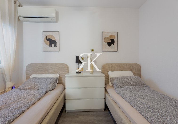 Revente - villa - Orihuela Costa - Costa Blanca