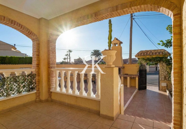 Revente - villa - Orihuela Costa - Los Almendros-la Florida