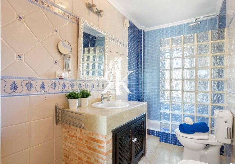 Revente - villa - Orihuela Costa - Los Almendros-la Florida