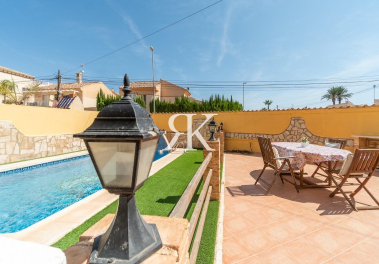 Revente - villa - Orihuela Costa - Los Almendros-la Florida