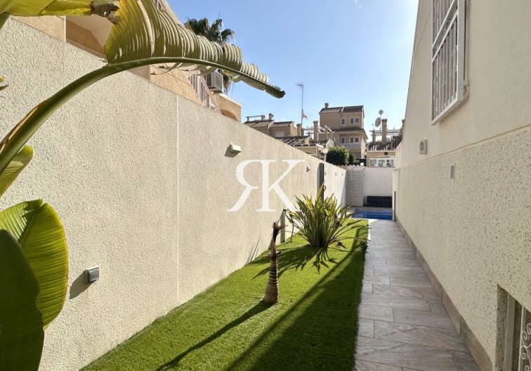 Revente - villa - Orihuela Costa - Costa Blanca