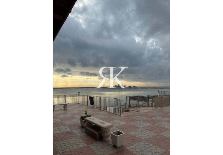 Segunda mano - Apartamento  - Torrevieja - El Acequión - Los Náufragos