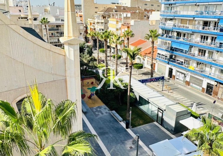 Revente - Appartement - Torrevieja - Centro