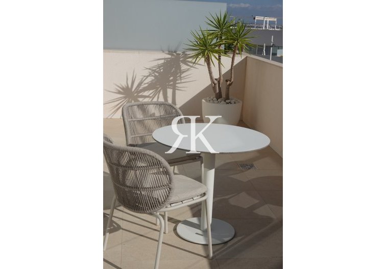 Revente - Apartment Penthouse - Torrevieja - Los Balcones 