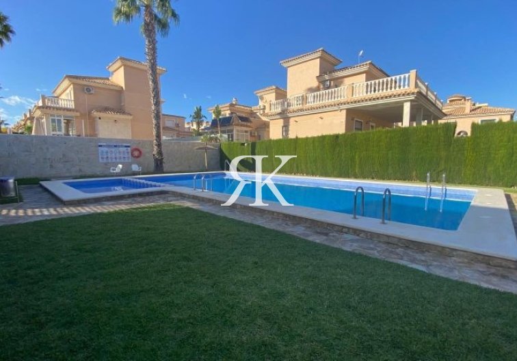 Wiederverkauf - villa - Orihuela Costa - Costa Blanca