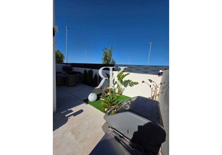 Segunda mano - villa - Benijofar