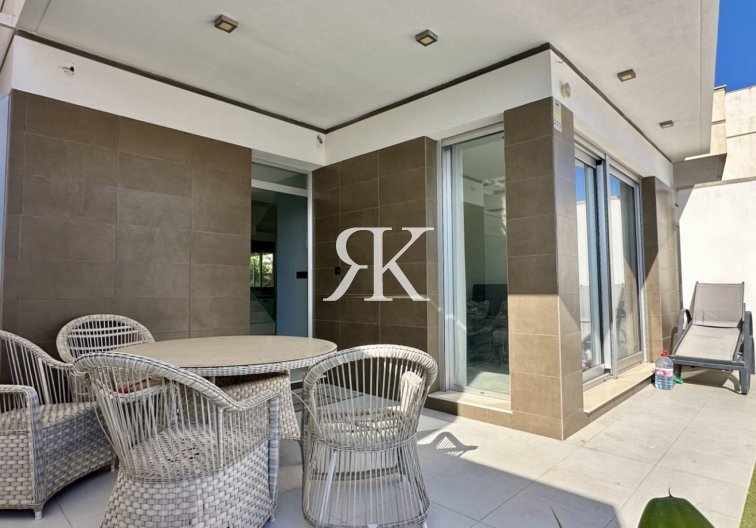 Revente - villa - Orihuela Costa - Costa Blanca