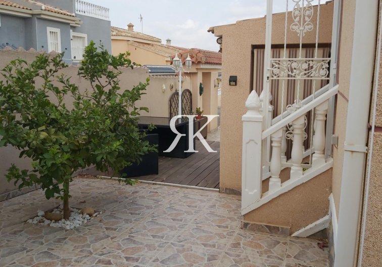 Segunda mano - villa - Benimar - Costa Blanca