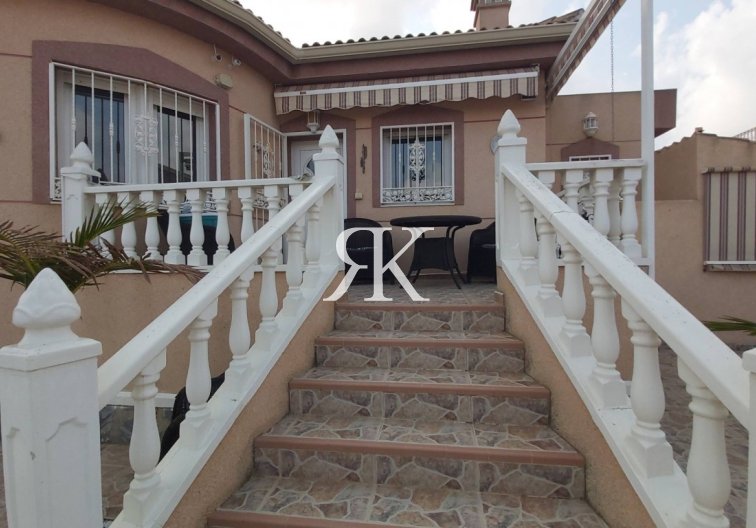 Segunda mano - villa - Benimar - Costa Blanca