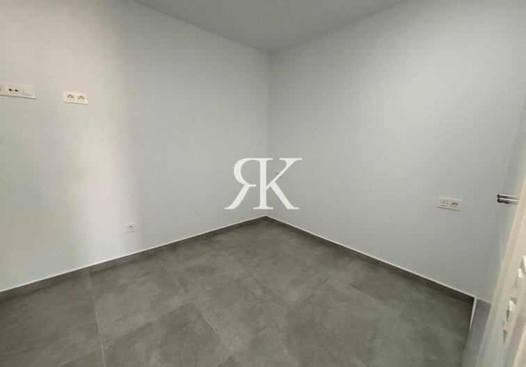 Segunda mano - Apartamento  - Torrevieja - Estacion De Autobuses