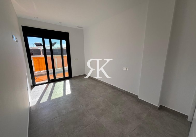 Segunda mano - Apartamento  - Torrevieja - Estacion De Autobuses