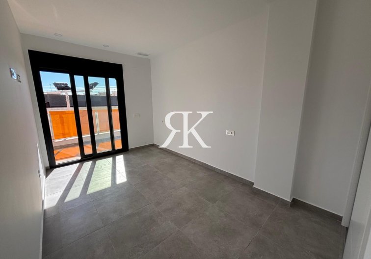 Segunda mano - Apartamento  - Torrevieja - Estacion De Autobuses